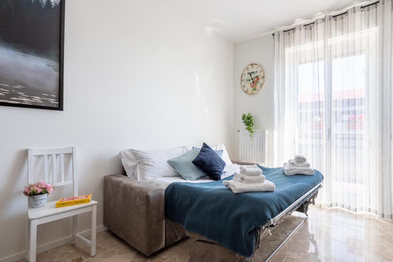 Milano City Apartments - Parking And Comfort - Spacious Apt Up To 8 Pax Milão Exterior foto
