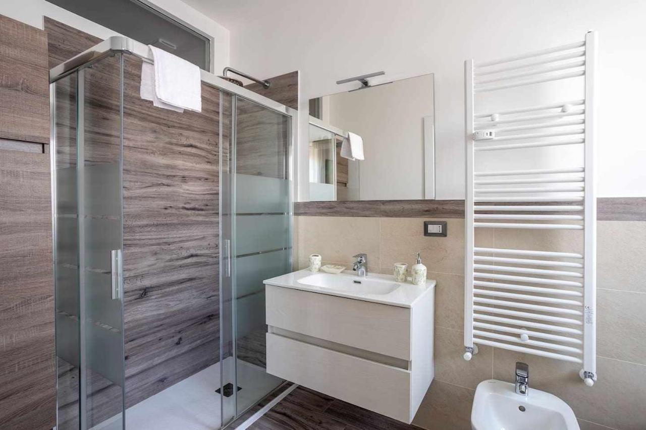 Milano City Apartments - Parking And Comfort - Spacious Apt Up To 8 Pax Milão Exterior foto