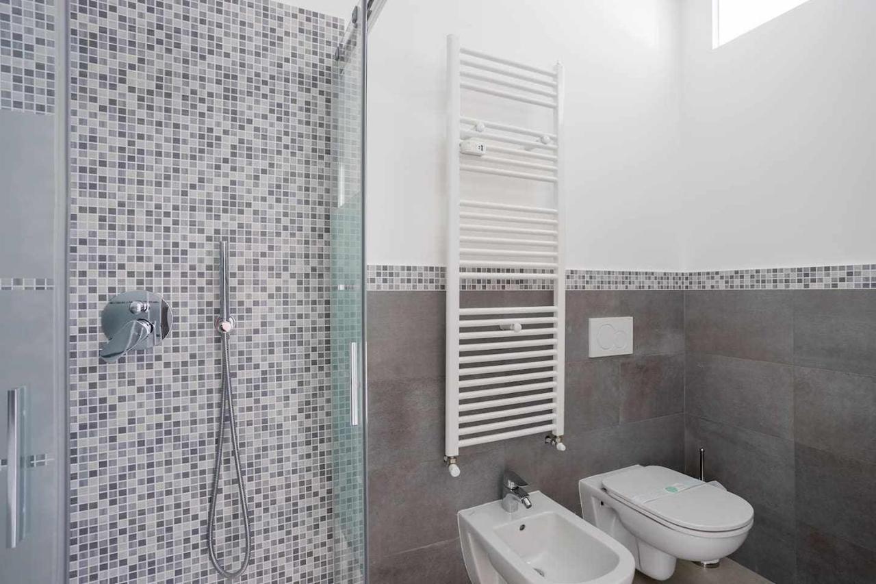 Milano City Apartments - Parking And Comfort - Spacious Apt Up To 8 Pax Milão Exterior foto