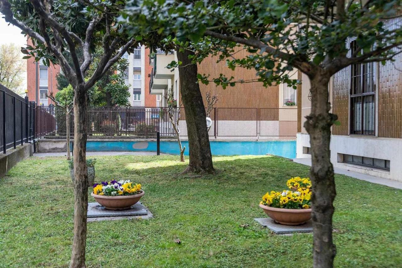 Milano City Apartments - Parking And Comfort - Spacious Apt Up To 8 Pax Milão Exterior foto